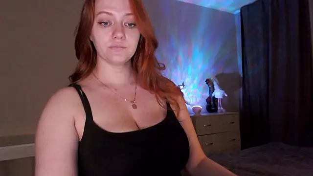 Snapshot of SarahSweetie chatting on 01-06-25, 05:38 SarahSweetie online show from 01-06-25, 05:38
