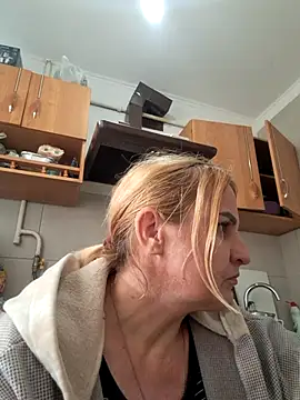 Malichkaanna30 online show from 09-17-25, 02:30