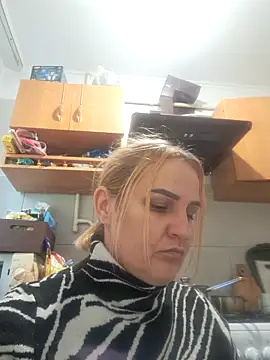 Malichkaanna30 online show from 09-27-25, 08:30