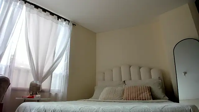 evely coelloo online show from 11-11-25, 05:46