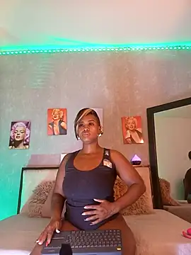 nahiarapalmer19 online show from 12-16-24, 05:11