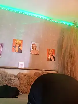 nahiarapalmer19 online show from 01-10-25, 11:29