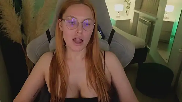 Love Call online show from 02-22-25, 08:40