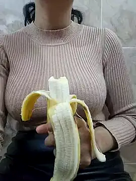 jihane-44 online show from 12-18-24, 04:17