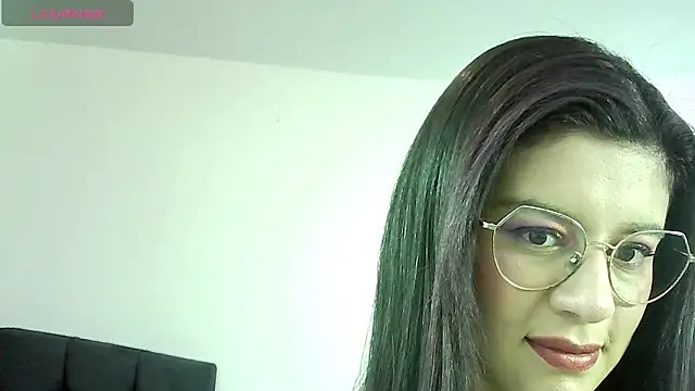 oliviacarltonn  online show from 12-07-24, 02:57