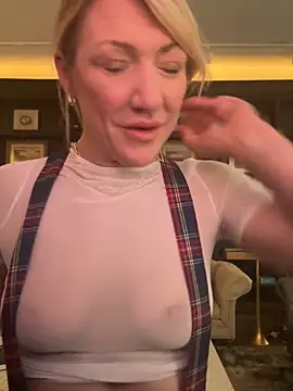 Snapshot of camdanz777 chatting on 09-26-25, 05:06 camdanz777 online show from 09-26-25, 05:06