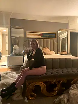 Snapshot of camdanz777 chatting on 10-01-25, 07:03 camdanz777 online show from 10-01-25, 07:03