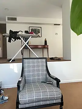 Snapshot of camdanz777 chatting on 10-28-25, 07:49 camdanz777 online show from 10-28-25, 07:49