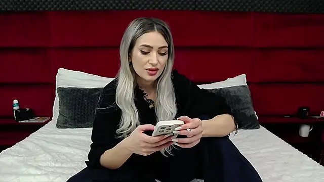 MinnieMe online show from 11-02-25, 07:05