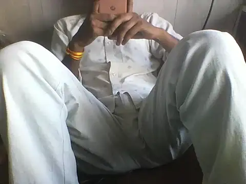 Snapshot of Desi_GfBf chatting on 04-25-26, 08:28 Desi GfBf online show from 04-25-26, 08:28