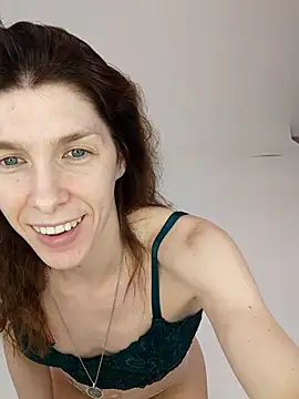 Snapshot of YourSuperModel chatting on 04-18-26, 09:24 YourSuperModel online show from 04-18-26, 09:24