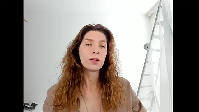 Snapshot of YourSuperModel chatting on 05-08-26, 06:30 YourSuperModel online show from 05-08-26, 06:30