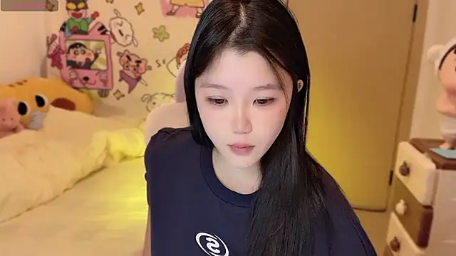 Snapshot of xiSSts chatting on 10-24-25, 09:00 xiSSts online show from 10-24-25, 09:00