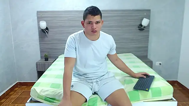 Loony Zion online show from 12-20-25, 01:29