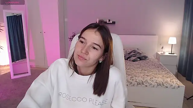 Bellla Haddid online show from 09-27-25, 01:10