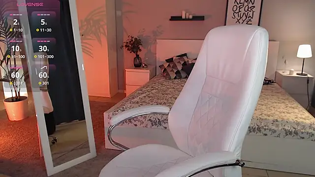 Bellla Haddid online show from 10-21-25, 01:06