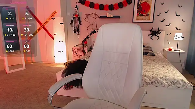 Bellla Haddid online show from 10-31-25, 01:17