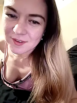 LunikaLunaX online show from 12-30-24, 09:19