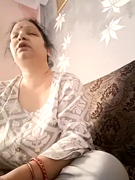 Kavya kapoor online show from 03-18-25, 01:43