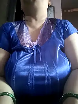 Snapshot of Kavya_kapoor chatting on 04-16-26, 02:01 Kavya kapoor online show from 04-16-26, 02:01