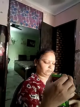 Snapshot of Kavya_kapoor chatting on 04-19-26, 02:11 Kavya kapoor online show from 04-19-26, 02:11