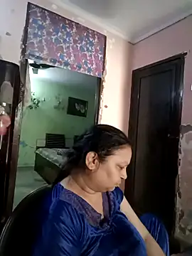 Snapshot of Kavya_kapoor chatting on 05-11-26, 04:07 Kavya kapoor online show from 05-11-26, 04:07