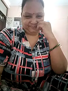 Snapshot of Kavya_kapoor chatting on 05-11-26, 02:45 Kavya kapoor online show from 05-11-26, 02:45