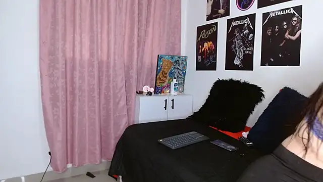 scarlett  morgan online show from 12-20-25, 12:56