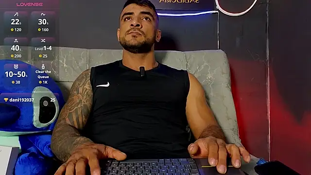 Snapshot of ERIC_HARRISON chatting on 02-11-26, 01:10 ERIC HARRISON online show from 02-11-26, 01:10