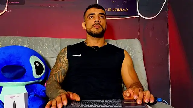 Snapshot of ERIC_HARRISON chatting on 03-07-26, 04:20 ERIC HARRISON online show from 03-07-26, 04:20