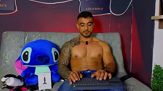 Snapshot of ERIC_HARRISON chatting on 03-22-26, 05:00 ERIC HARRISON online show from 03-22-26, 05:00