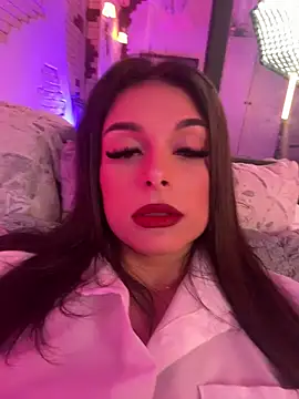 Snapshot of AngelinaCapri chatting on 03-19-25, 03:41 AngelinaCapri online show from 03-19-25, 03:41