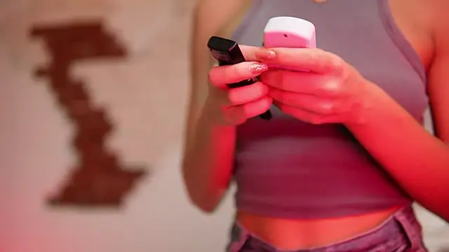 Snapshot of AngelinaCapri chatting on 09-28-25, 05:18 AngelinaCapri online show from 09-28-25, 05:18