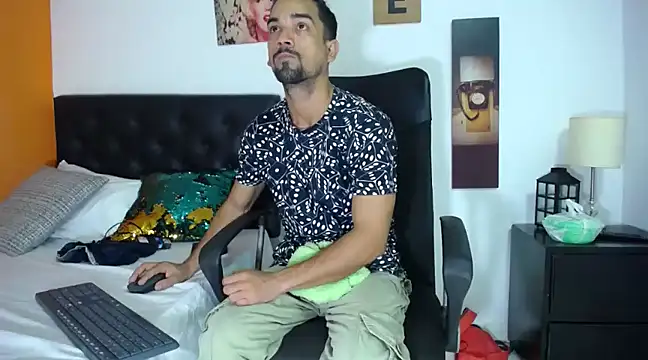 ryan musclexxx online show from 12-17-24, 03:50
