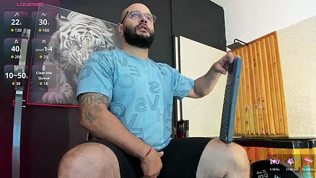 Snapshot of Luke__09 chatting on 02-21-26, 11:44 Luke 09 online show from 02-21-26, 11:44