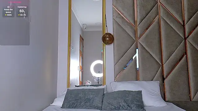 Lola King online show from 01-25-25, 03:51