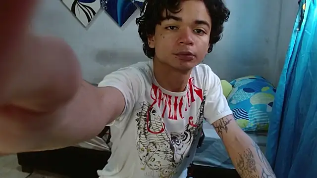 Snapshot of Lovebeng_ chatting on 02-12-26, 12:55 Lovebeng online show from 02-12-26, 12:55