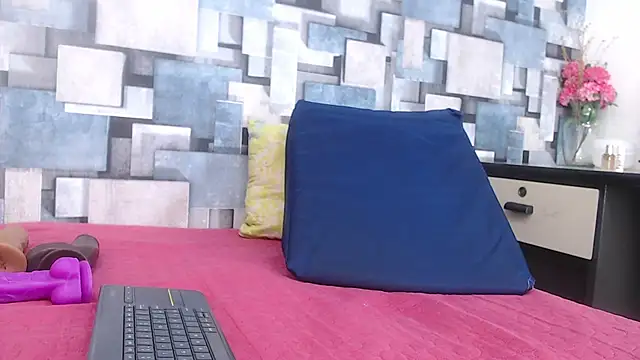 rosse thompson11 online show from 10-08-25, 03:15