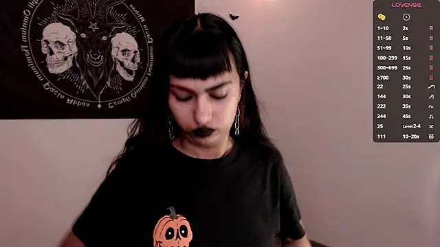 Little-Lucifer online show from 10-31-25, 01:50