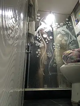 ZMalco2Hend8 online show from 04-21-26, 02:37