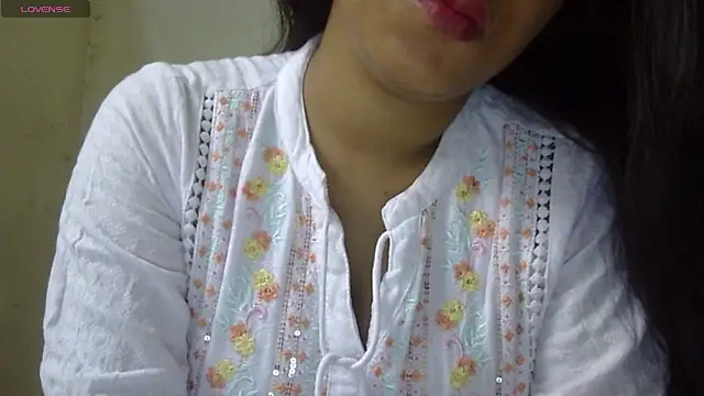 Snapshot of Preeti-Sexy chatting on 04-30-26, 05:03 Preeti-Sexy online show from 04-30-26, 05:03