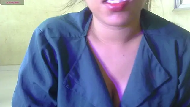Preeti-Sexy online show from 06-22-26, 10:01