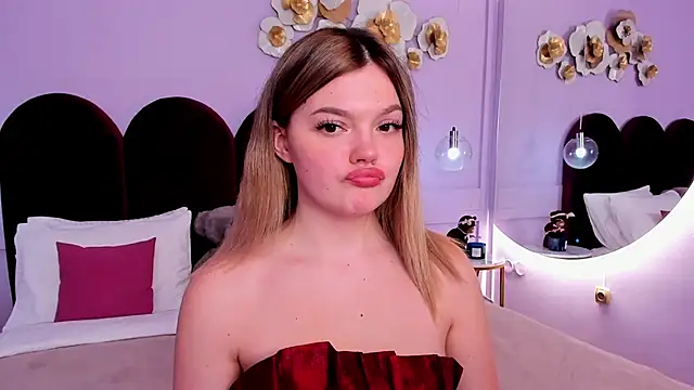 Snapshot of ZaraBloom chatting on 03-13-25, 07:39 ZaraBloom online show from 03-13-25, 07:39