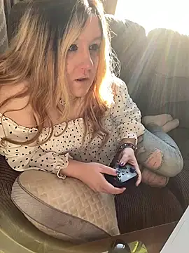 PuckBunny17 online show from 12-13-24, 08:04