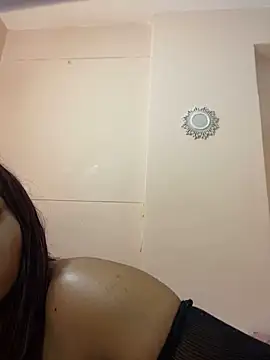 ItsLeyaa online show from 03-06-25, 04:08