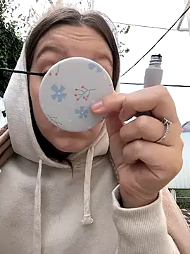 AliceBrayan online show from 10-12-25, 05:06