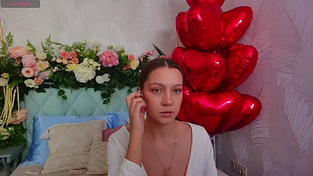 AliceBrayan online show from 02-05-26, 05:06