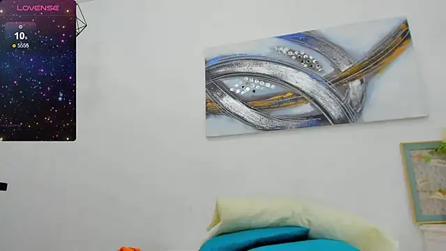 Snapshot of ebony_beckyy chatting on 12-18-24, 08:03 ebony beckyy online show from 12-18-24, 08:03