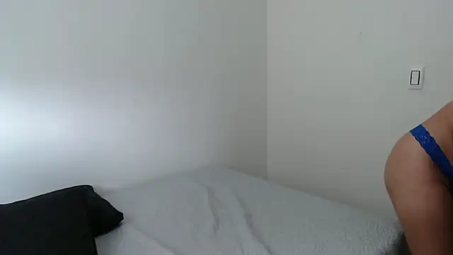 Snapshot of miss_rose1 chatting on 12-23-24, 05:43 miss rose1 online show from 12-23-24, 05:43