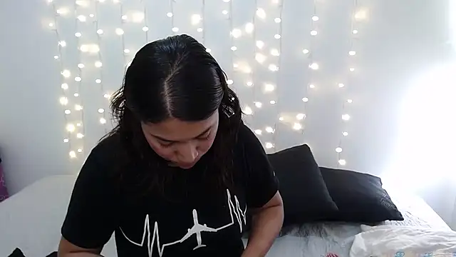 Snapshot of miss_rose1 chatting on 02-13-25, 07:42 miss rose1 online show from 02-13-25, 07:42